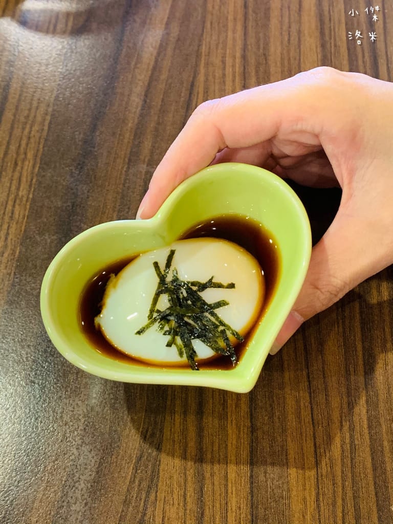 《美食》新丼｜網路熱度超高美食 誇張邪惡濃郁的起司瀑布牽絲到天邊 酥脆的oversize重量菲力豬排 叫人怎能不心動 中山站美食 台北好吃丼飯 台北美食推薦