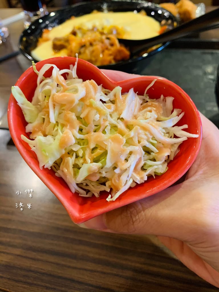 《美食》新丼｜網路熱度超高美食 誇張邪惡濃郁的起司瀑布牽絲到天邊 酥脆的oversize重量菲力豬排 叫人怎能不心動 中山站美食 台北好吃丼飯 台北美食推薦