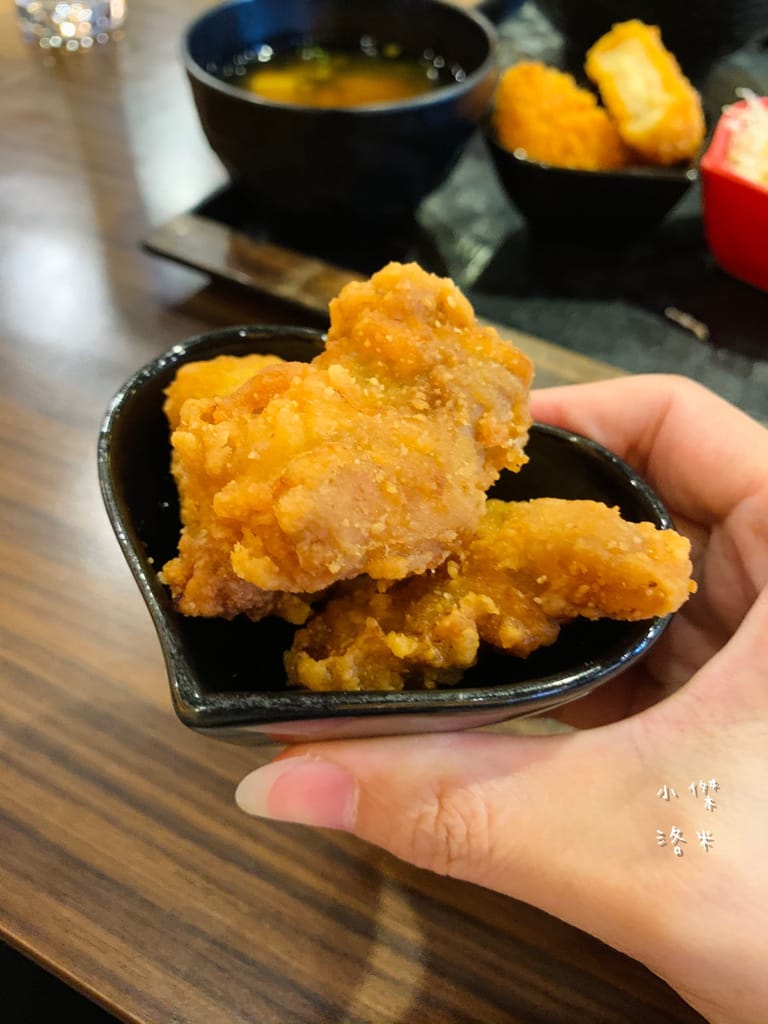 《美食》新丼｜網路熱度超高美食 誇張邪惡濃郁的起司瀑布牽絲到天邊 酥脆的oversize重量菲力豬排 叫人怎能不心動 中山站美食 台北好吃丼飯 台北美食推薦