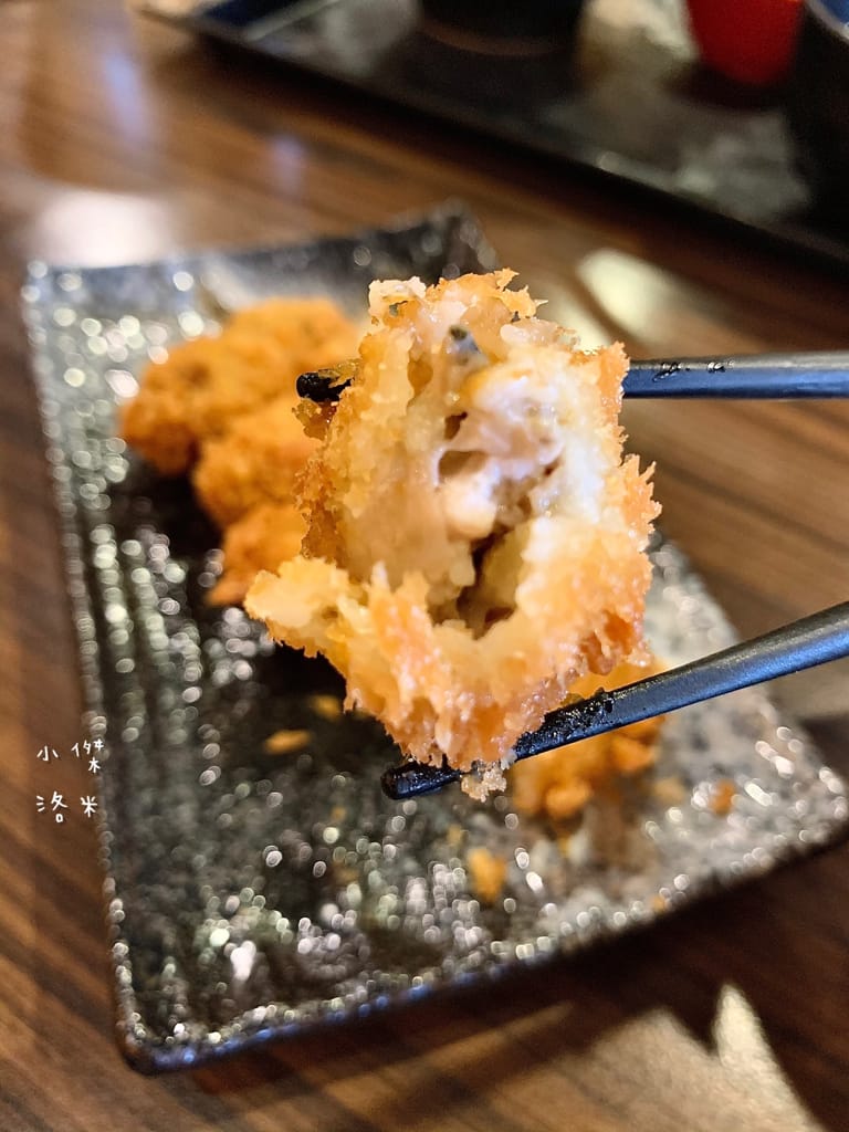 《美食》新丼｜網路熱度超高美食 誇張邪惡濃郁的起司瀑布牽絲到天邊 酥脆的oversize重量菲力豬排 叫人怎能不心動 中山站美食 台北好吃丼飯 台北美食推薦