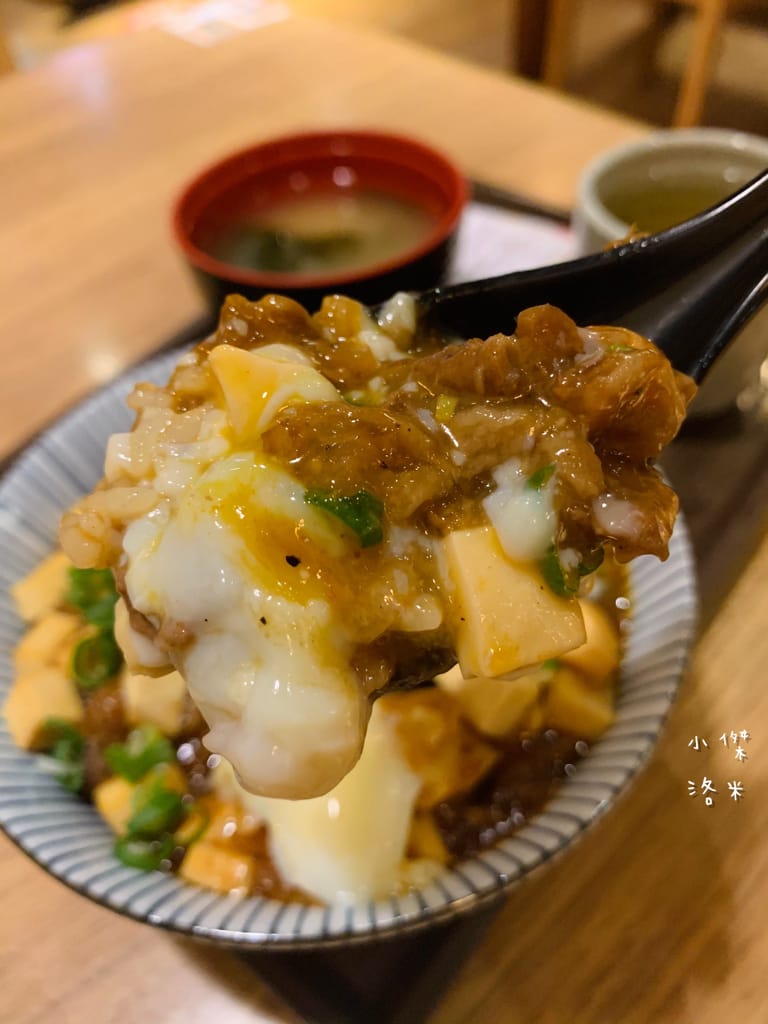 《美食》牛洞食堂-公館店｜大學生最愛的高CP質丼飯 多款創意丼飯等你挑戰 台電大樓站美食 公館美食 台北丼飯 台北美食推薦