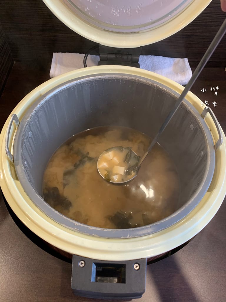 《美食》新丼-二訪｜混血韓美新丼超對味 韓式泡菜X雙色芝心起司拉絲 酥脆炸蝦丼 美食圓夢清單part2 中山站美食 台北好吃丼飯 台北美食推薦