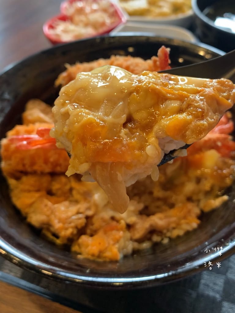 《美食》新丼-二訪｜混血韓美新丼超對味 韓式泡菜X雙色芝心起司拉絲 酥脆炸蝦丼 美食圓夢清單part2 中山站美食 台北好吃丼飯 台北美食推薦