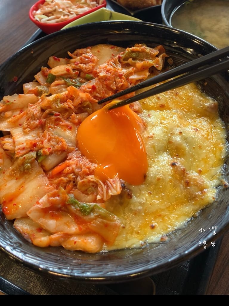 《美食》新丼-二訪｜混血韓美新丼超對味 韓式泡菜X雙色芝心起司拉絲 酥脆炸蝦丼 美食圓夢清單part2 中山站美食 台北好吃丼飯 台北美食推薦