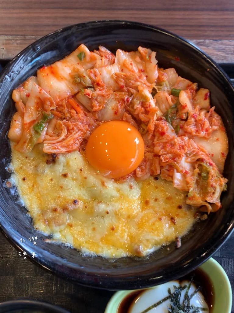 《美食》新丼-二訪｜混血韓美新丼超對味 韓式泡菜X雙色芝心起司拉絲 酥脆炸蝦丼 美食圓夢清單part2 中山站美食 台北好吃丼飯 台北美食推薦