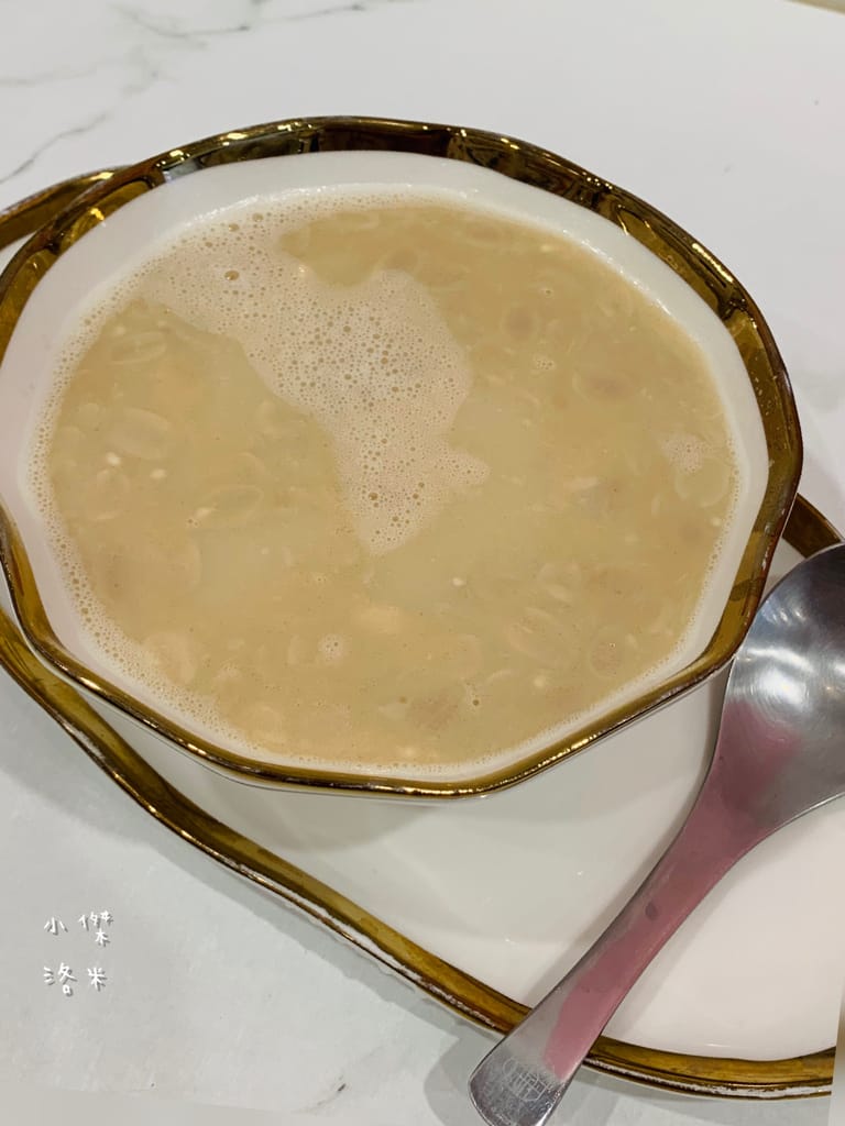 《美食》何家甜品鋪-公館汀州店｜ 好拍好吃的文青網美打卡甜品鋪 飄蔗香古制秘糖 冰的熱的都好吃 公館甜品推薦