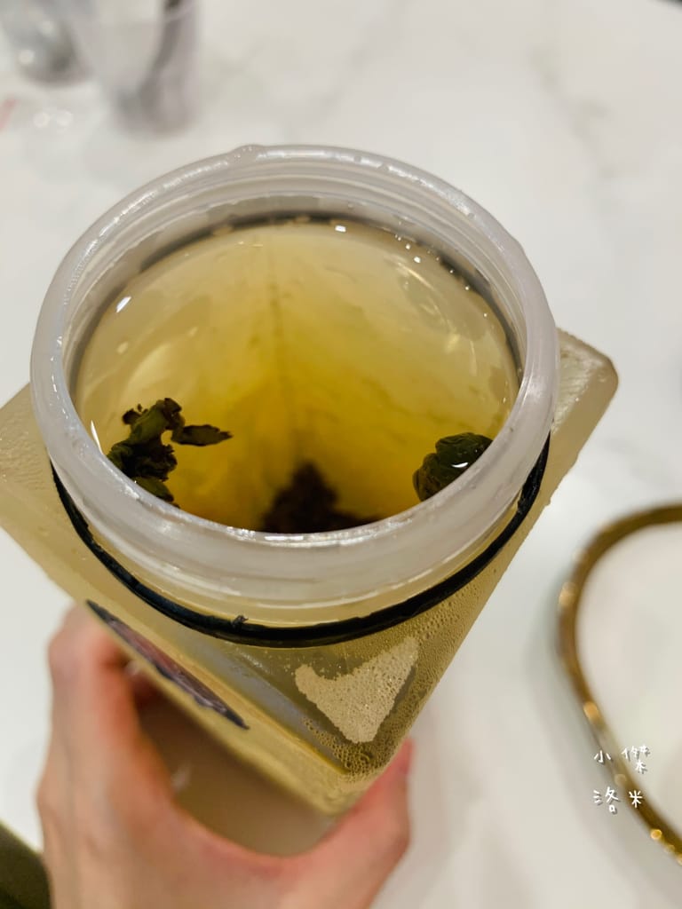 《美食》何家甜品鋪-公館汀州店｜ 好拍好吃的文青網美打卡甜品鋪 飄蔗香古制秘糖 冰的熱的都好吃 公館甜品推薦