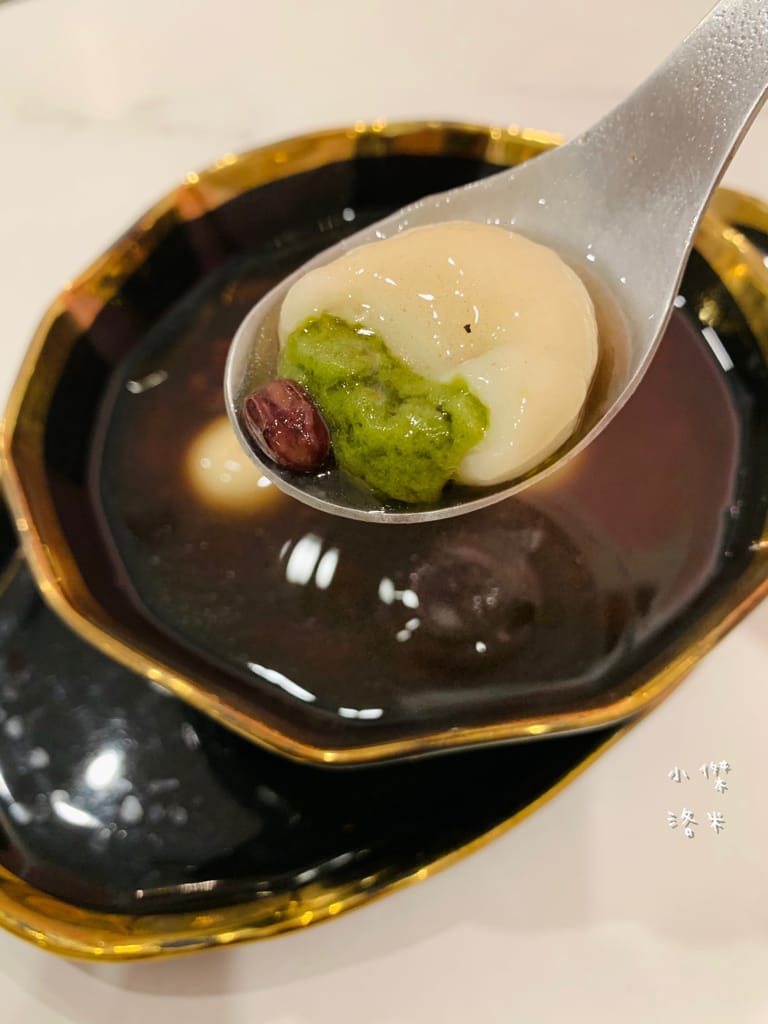 《美食》何家甜品鋪-公館汀州店｜ 好拍好吃的文青網美打卡甜品鋪 飄蔗香古制秘糖 冰的熱的都好吃 公館甜品推薦