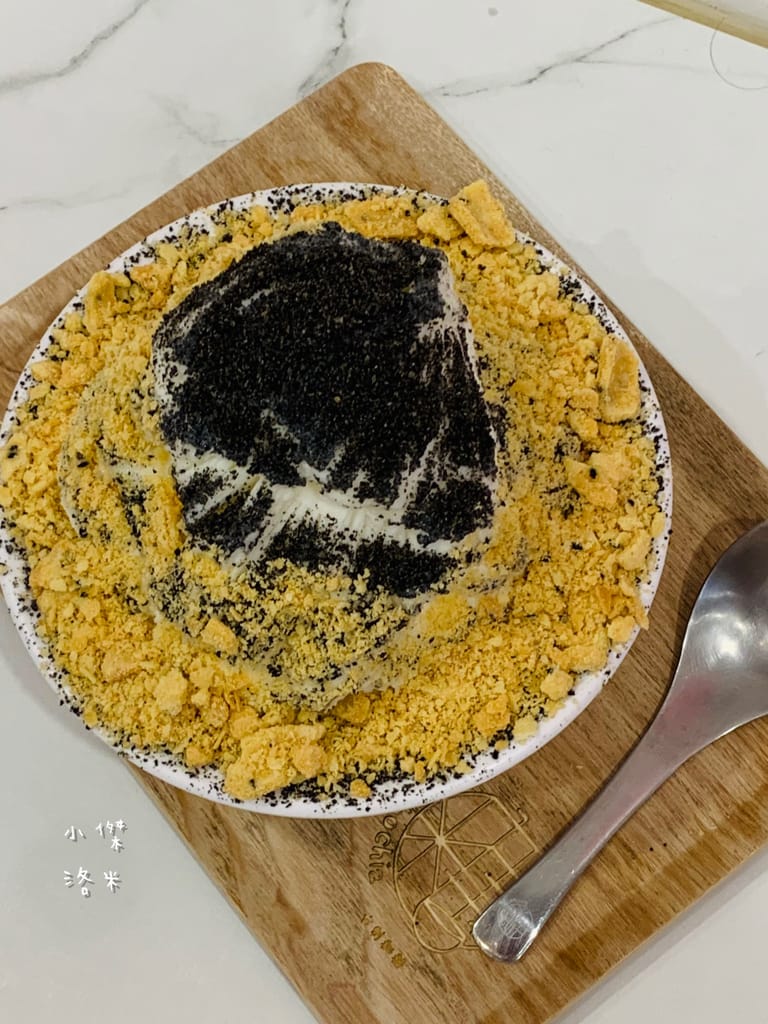 《美食》何家甜品鋪-公館汀州店｜ 好拍好吃的文青網美打卡甜品鋪 飄蔗香古制秘糖 冰的熱的都好吃 公館甜品推薦