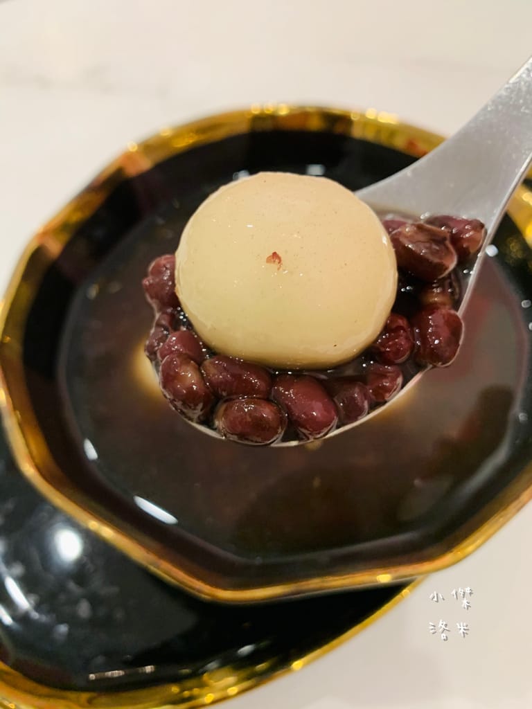 《美食》何家甜品鋪-公館汀州店｜ 好拍好吃的文青網美打卡甜品鋪 飄蔗香古制秘糖 冰的熱的都好吃 公館甜品推薦