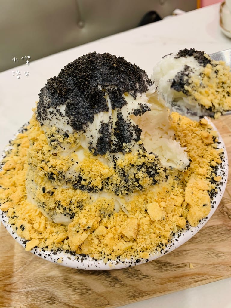 《美食》何家甜品鋪-公館汀州店｜ 好拍好吃的文青網美打卡甜品鋪 飄蔗香古制秘糖 冰的熱的都好吃 公館甜品推薦