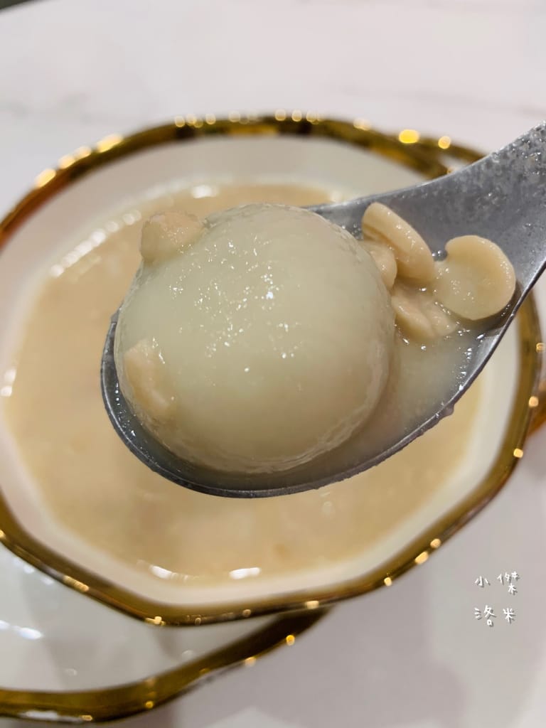 《美食》何家甜品鋪-公館汀州店｜ 好拍好吃的文青網美打卡甜品鋪 飄蔗香古制秘糖 冰的熱的都好吃 公館甜品推薦