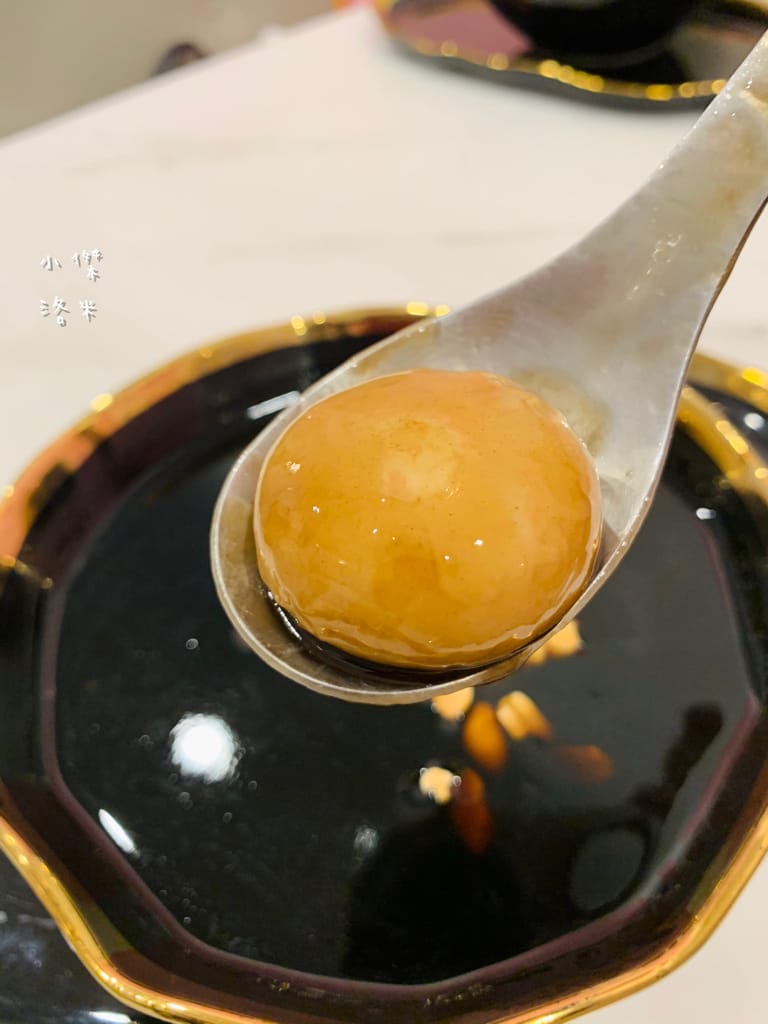 《美食》何家甜品鋪-公館汀州店｜ 好拍好吃的文青網美打卡甜品鋪 飄蔗香古制秘糖 冰的熱的都好吃 公館甜品推薦