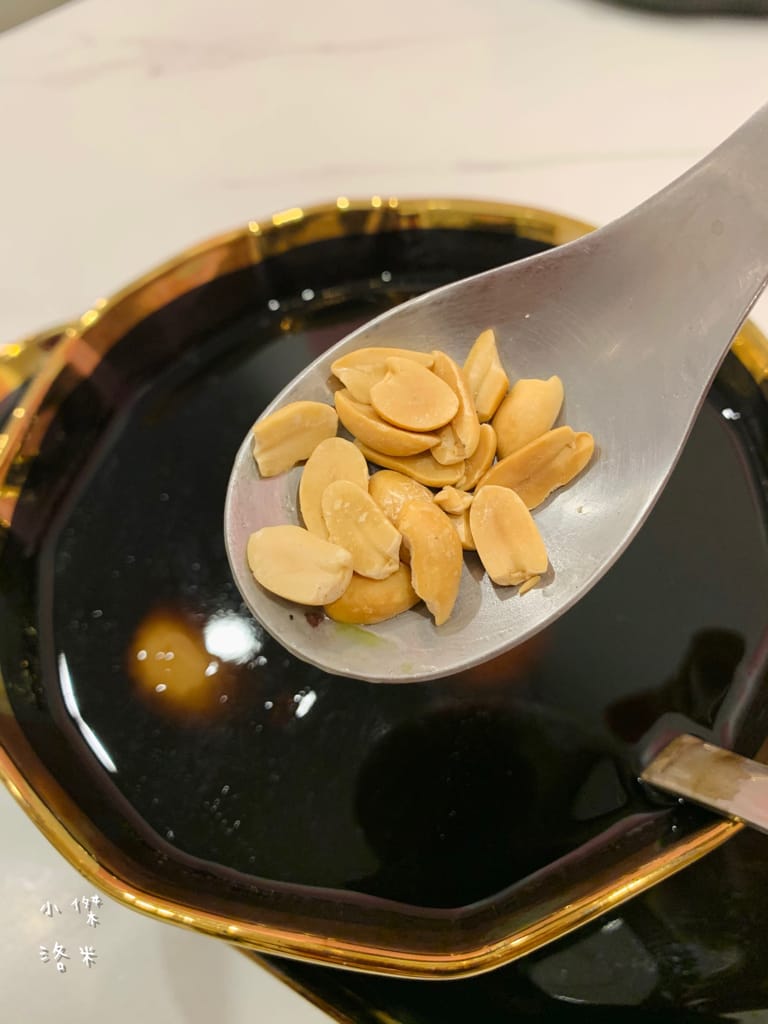 《美食》何家甜品鋪-公館汀州店｜ 好拍好吃的文青網美打卡甜品鋪 飄蔗香古制秘糖 冰的熱的都好吃 公館甜品推薦