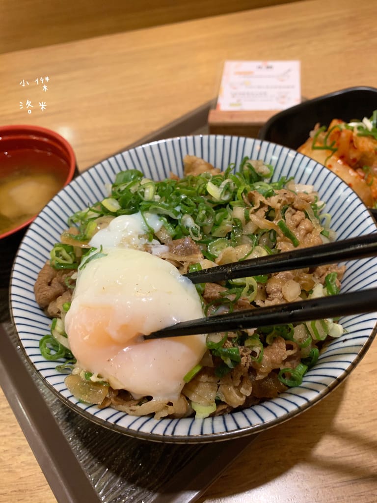 《美食》牛洞食堂-二訪｜經典款蔥香X復刻款熔岩起司 學生上班族的首選 高CP質丼飯 台電大樓站美食 公館美食 台北美食推薦