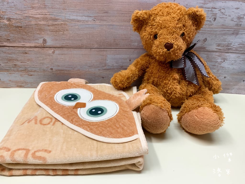 《親子》SDS-SHOW媽咪愛寶包-有機棉圍裙式浴巾｜嬰兒有機棉浴巾開箱 吸睛可愛造型連帽浴巾 寶寶沐浴洗澡不再打仗 百分之百台灣有機棉製作 實用新生兒禮物推薦 吸水性強寶寶浴巾推薦