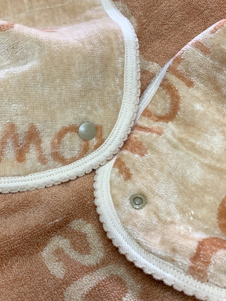 《親子》SDS-SHOW媽咪愛寶包-有機棉圍裙式浴巾｜嬰兒有機棉浴巾開箱 吸睛可愛造型連帽浴巾 寶寶沐浴洗澡不再打仗 百分之百台灣有機棉製作 實用新生兒禮物推薦 吸水性強寶寶浴巾推薦