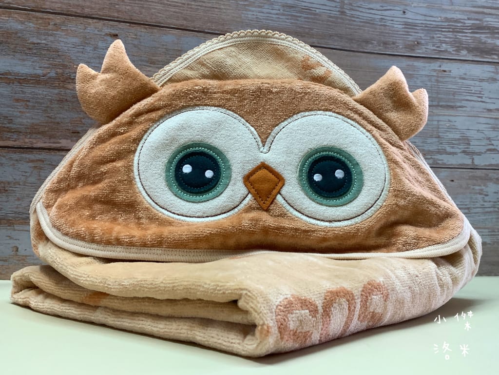 《親子》SDS-SHOW媽咪愛寶包-有機棉圍裙式浴巾｜嬰兒有機棉浴巾開箱 吸睛可愛造型連帽浴巾 寶寶沐浴洗澡不再打仗 百分之百台灣有機棉製作 實用新生兒禮物推薦 吸水性強寶寶浴巾推薦