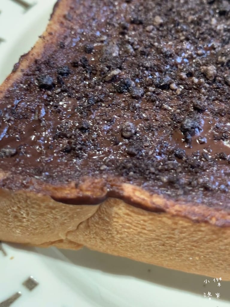 《美食》肥熊早早午餐｜早餐店兼賣便當竟然意外的好吃 咔啦雞腿漢堡香辣過癮 寵物友善早餐店 板橋早午餐食記