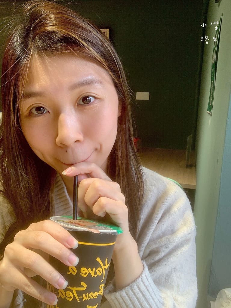 《美食》肥熊早早午餐｜早餐店兼賣便當竟然意外的好吃 咔啦雞腿漢堡香辣過癮 寵物友善早餐店 板橋早午餐食記