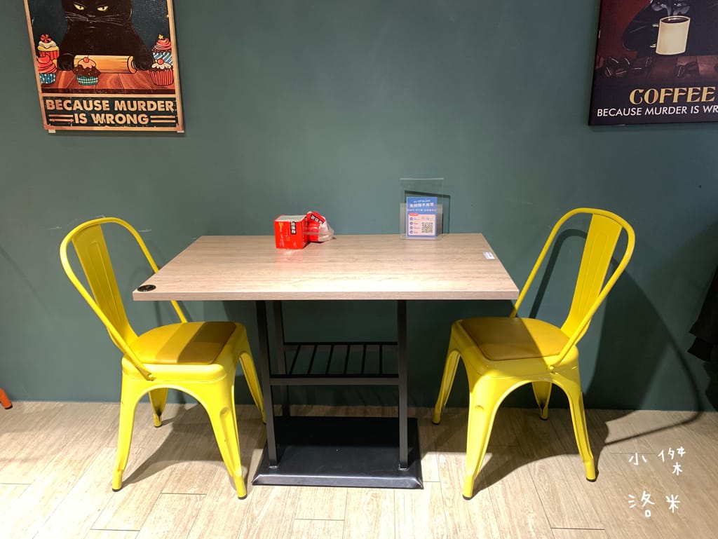 《美食》肥熊早早午餐｜早餐店兼賣便當竟然意外的好吃 咔啦雞腿漢堡香辣過癮 寵物友善早餐店 板橋早午餐食記