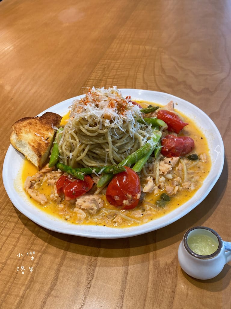 《美食》Compas Pasta House 康帕斯義麵屋｜手工義大利麵 自製手工醬料 新鮮現做食材 森林系清新網美店 寵物友善餐廳 東區美食推薦