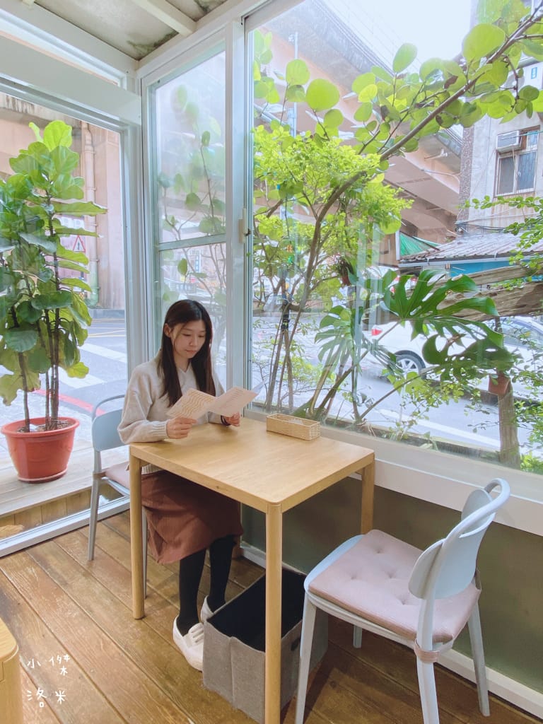 《美食》Compas Pasta House 康帕斯義麵屋｜手工義大利麵 自製手工醬料 新鮮現做食材 森林系清新網美店 寵物友善餐廳 東區美食推薦