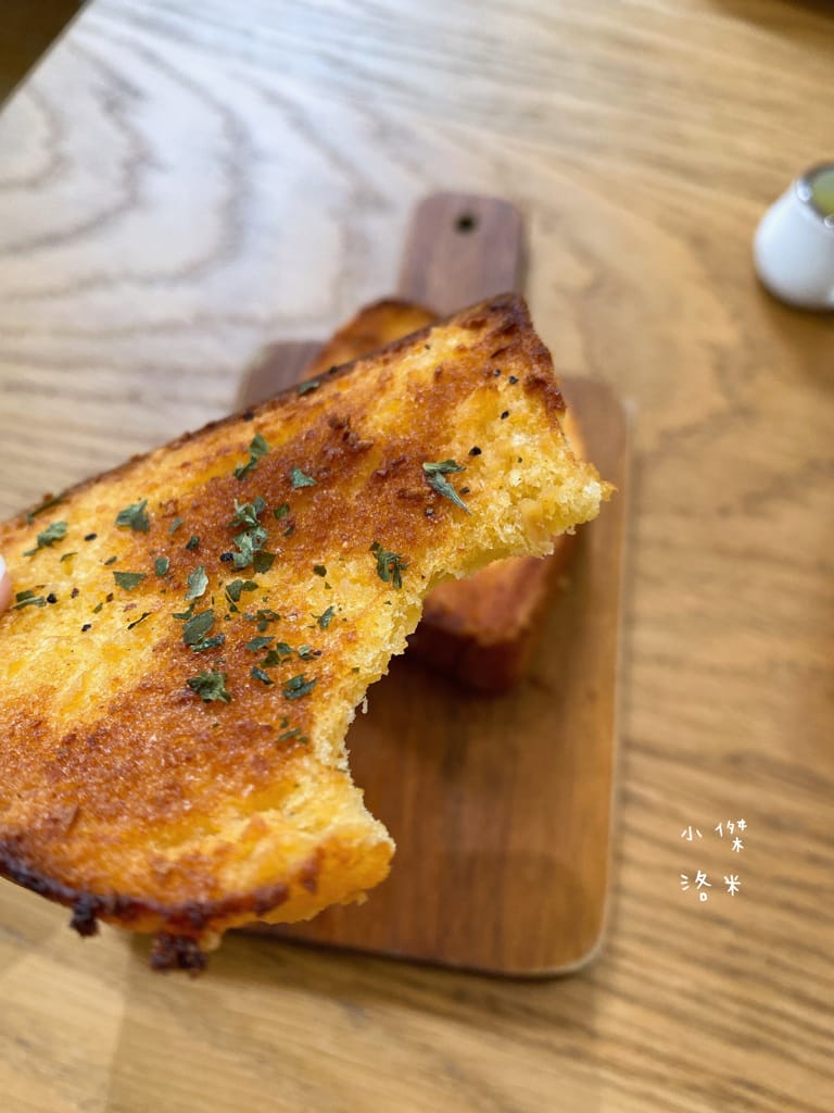 《美食》Compas Pasta House 康帕斯義麵屋｜手工義大利麵 自製手工醬料 新鮮現做食材 森林系清新網美店 寵物友善餐廳 東區美食推薦