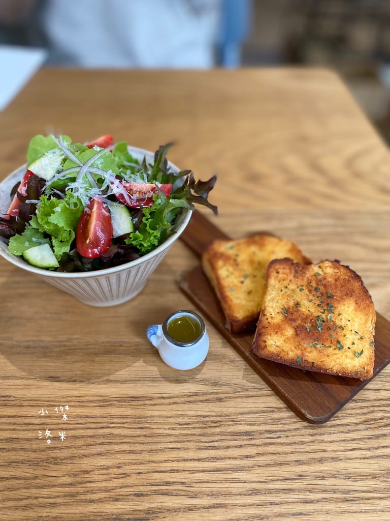 《美食》Compas Pasta House 康帕斯義麵屋｜手工義大利麵 自製手工醬料 新鮮現做食材 森林系清新網美店 寵物友善餐廳 東區美食推薦