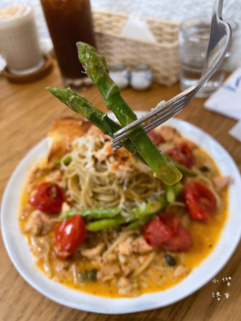 《美食》Compas Pasta House 康帕斯義麵屋｜手工義大利麵 自製手工醬料 新鮮現做食材 森林系清新網美店 寵物友善餐廳 東區美食推薦