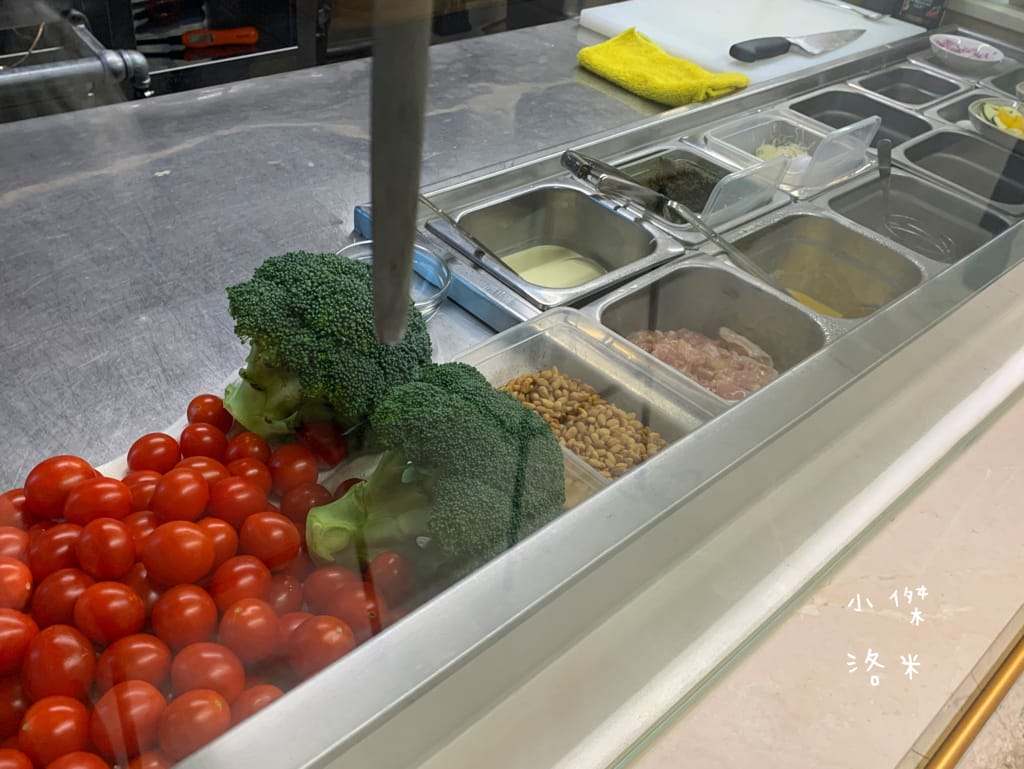 《美食》Compas Pasta House 康帕斯義麵屋｜手工義大利麵 自製手工醬料 新鮮現做食材 森林系清新網美店 寵物友善餐廳 東區美食推薦