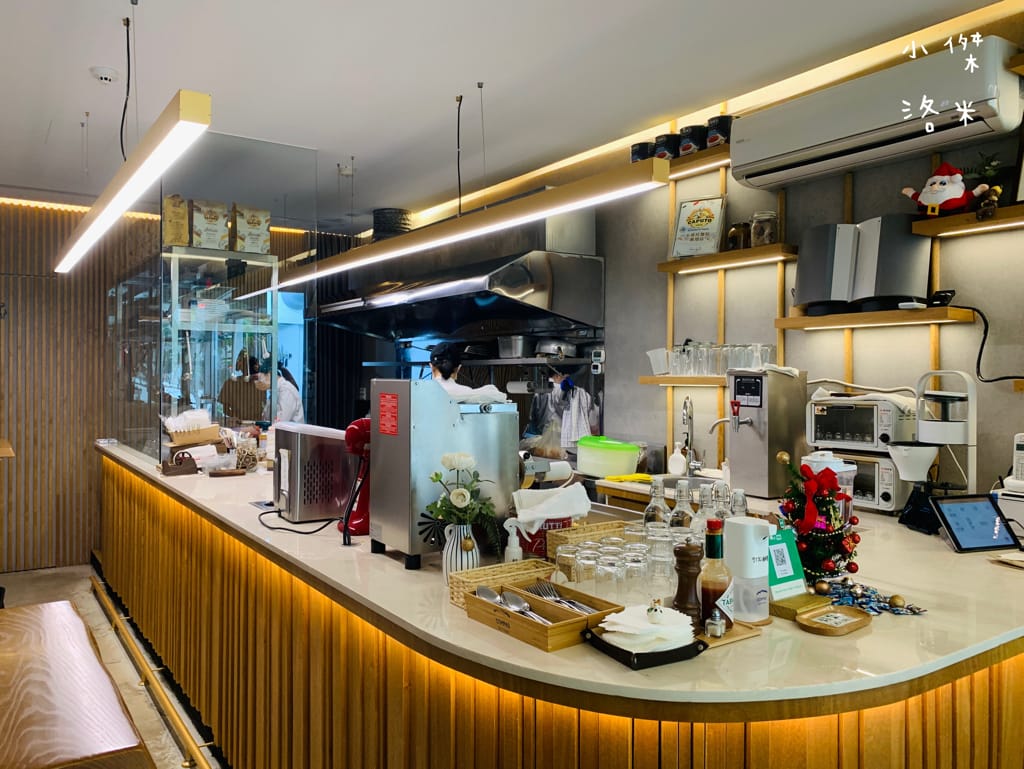 《美食》Compas Pasta House 康帕斯義麵屋｜手工義大利麵 自製手工醬料 新鮮現做食材 森林系清新網美店 寵物友善餐廳 東區美食推薦