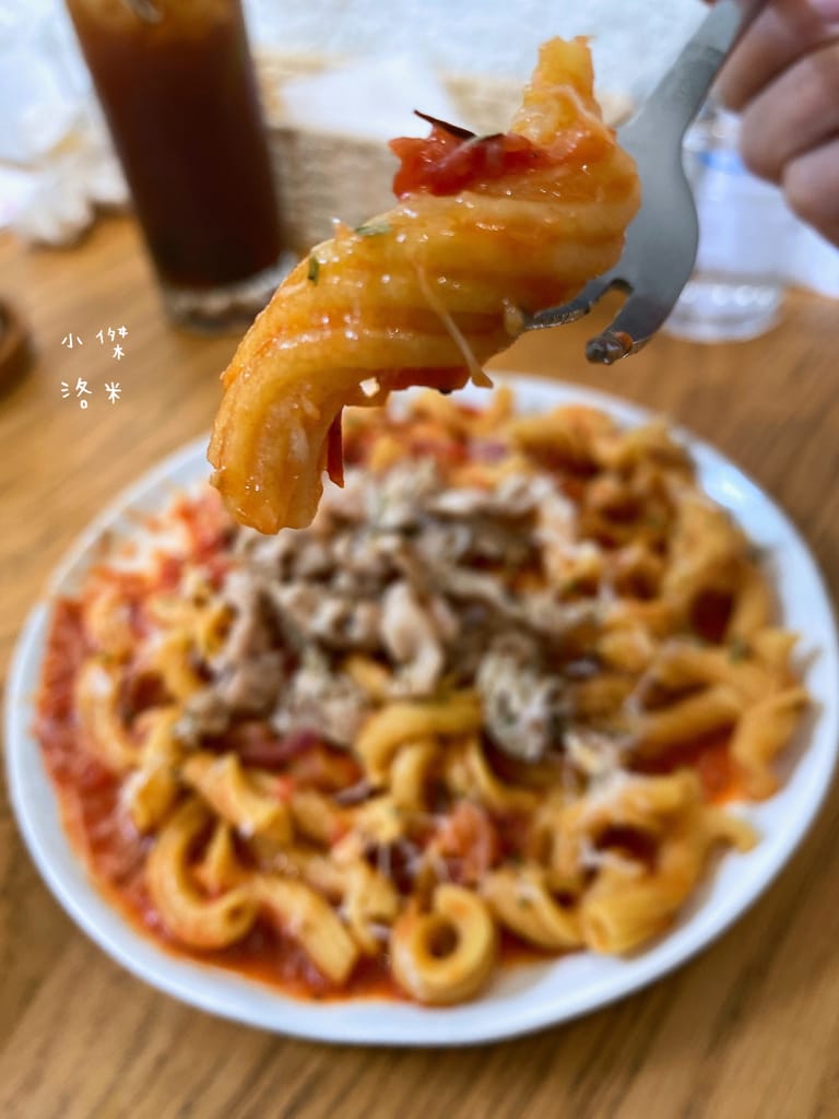 《美食》Compas Pasta House 康帕斯義麵屋｜手工義大利麵 自製手工醬料 新鮮現做食材 森林系清新網美店 寵物友善餐廳 東區美食推薦