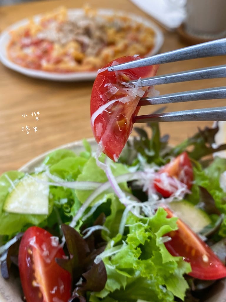 《美食》Compas Pasta House 康帕斯義麵屋｜手工義大利麵 自製手工醬料 新鮮現做食材 森林系清新網美店 寵物友善餐廳 東區美食推薦