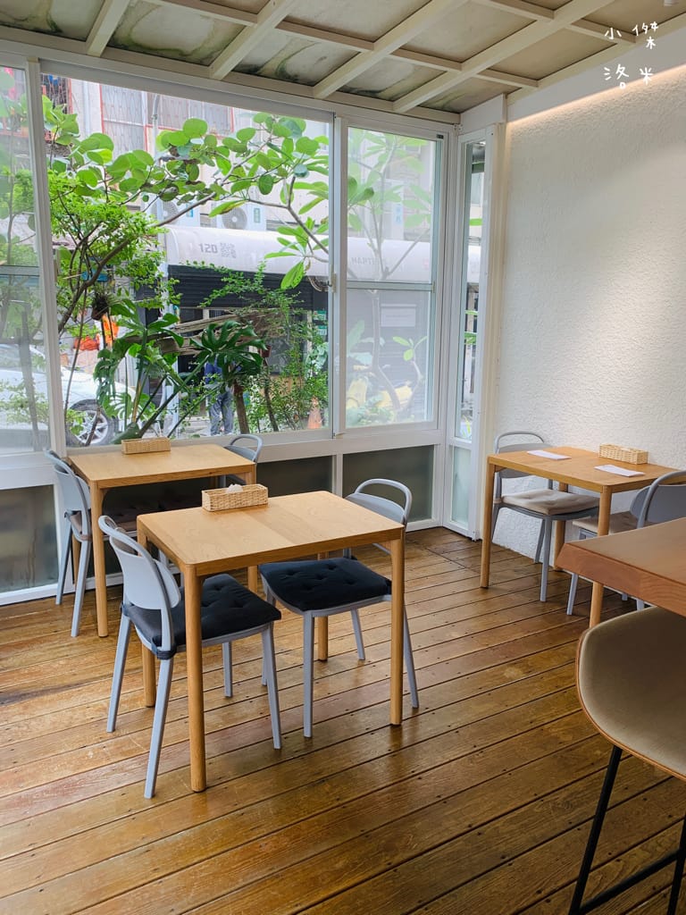 《美食》Compas Pasta House 康帕斯義麵屋｜手工義大利麵 自製手工醬料 新鮮現做食材 森林系清新網美店 寵物友善餐廳 東區美食推薦