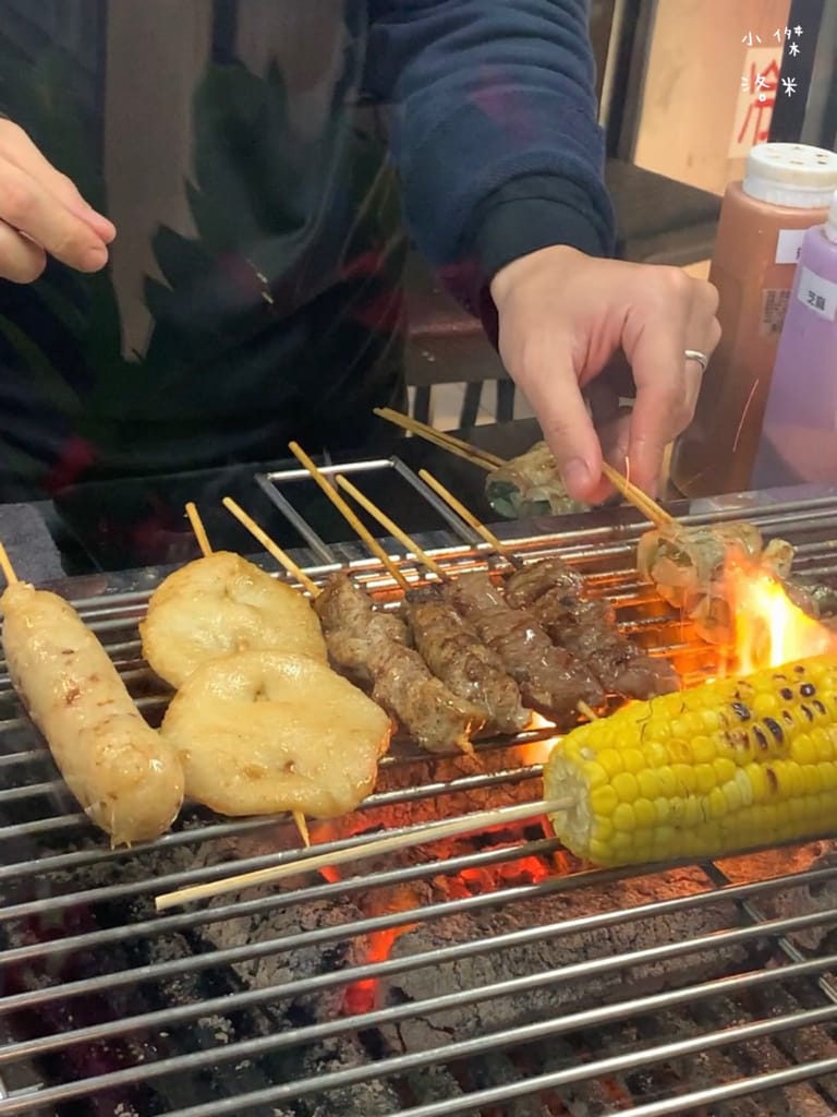 《美食》伙房燒烤-台北創始店｜台北平價串燒/炸物15元起 宵夜小酌好去處 大直深夜食堂美食推薦 捷運美食推薦 學生族小資族宵夜首選