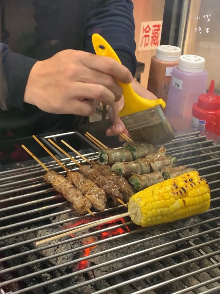 《美食》伙房燒烤-台北創始店｜台北平價串燒/炸物15元起 宵夜小酌好去處 大直深夜食堂美食推薦 捷運美食推薦 學生族小資族宵夜首選