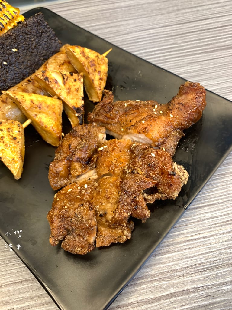 《美食》伙房燒烤-台北創始店｜台北平價串燒/炸物15元起 宵夜小酌好去處 大直深夜食堂美食推薦 捷運美食推薦 學生族小資族宵夜首選