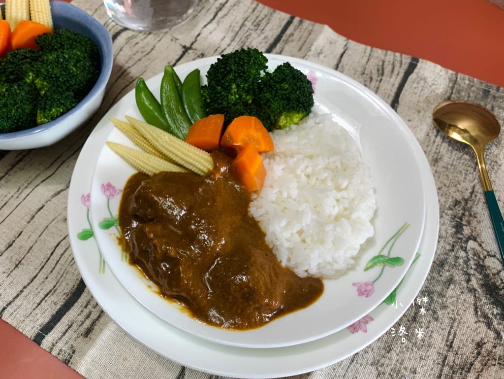 《宅配美食》欣葉·生活·廚房｜用冷凍宅配把師傅手作美味帶回家 果香牛肉黑咖哩/優格奶油雞肉紅咖哩 咖哩控必買 在家優雅出好菜