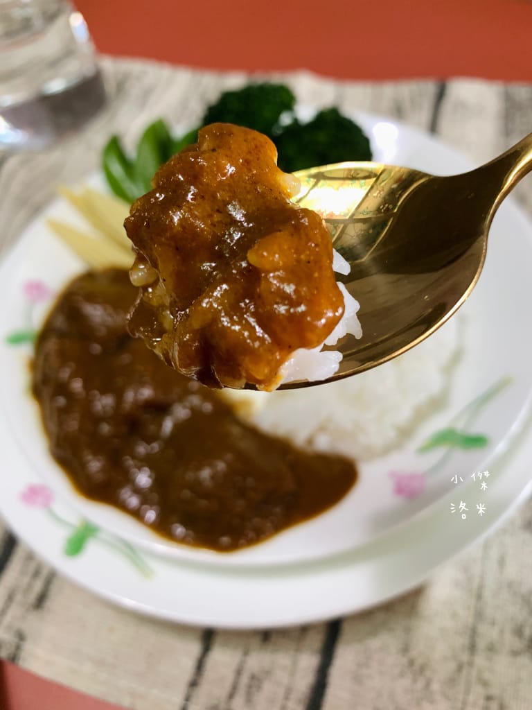 《宅配美食》欣葉·生活·廚房｜用冷凍宅配把師傅手作美味帶回家 果香牛肉黑咖哩/優格奶油雞肉紅咖哩 咖哩控必買 在家優雅出好菜