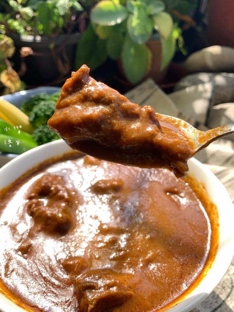 《宅配美食》欣葉·生活·廚房｜用冷凍宅配把師傅手作美味帶回家 果香牛肉黑咖哩/優格奶油雞肉紅咖哩 咖哩控必買 在家優雅出好菜