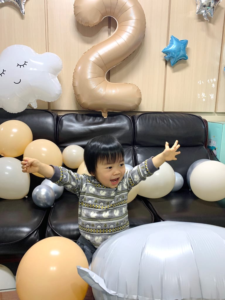 《生活》KNJ氣球商城 ｜生日氣球佈置 節日派對氣氛必備 可愛/浪漫/精品/高雅路線通通有 求婚結婚預備推薦