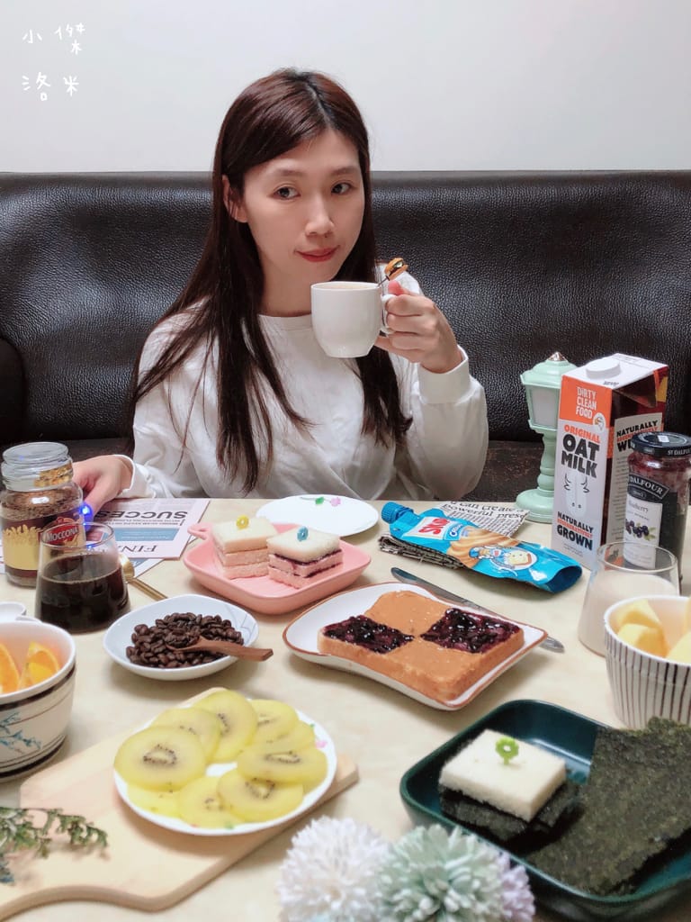 《美食生活》OLDTOWN舊街場白咖啡-鹽香焦糖味｜用一杯香醇白咖啡開啟全新的一天 簡單快速做早餐/下午茶