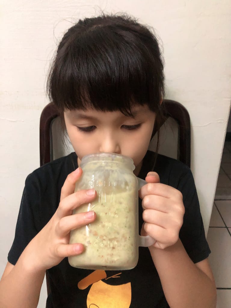 《宅配美食》SMOOSY｜健康蔬果昔宅配為你量身打造天然果昔包 營養綠拿鐵果昔開箱 健康果昔品牌推薦 網美圈SMOOSY評價一致好評