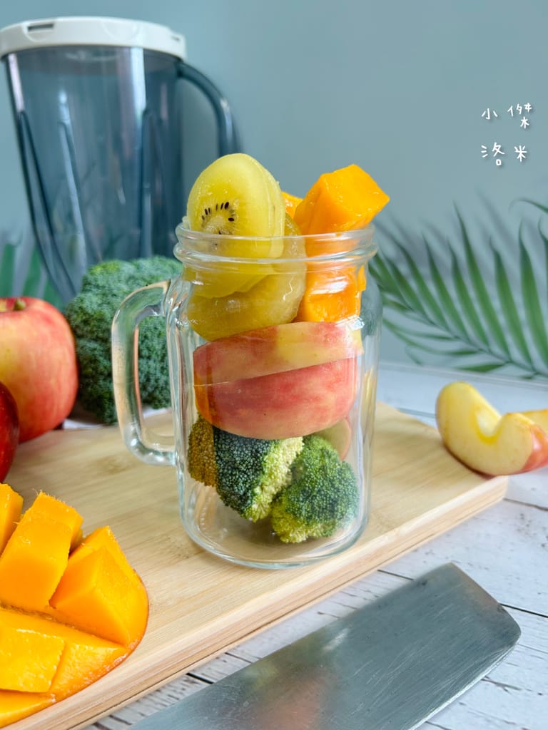 《宅配美食》SMOOSY｜健康蔬果昔宅配為你量身打造天然果昔包 營養綠拿鐵果昔開箱 健康果昔品牌推薦 網美圈SMOOSY評價一致好評