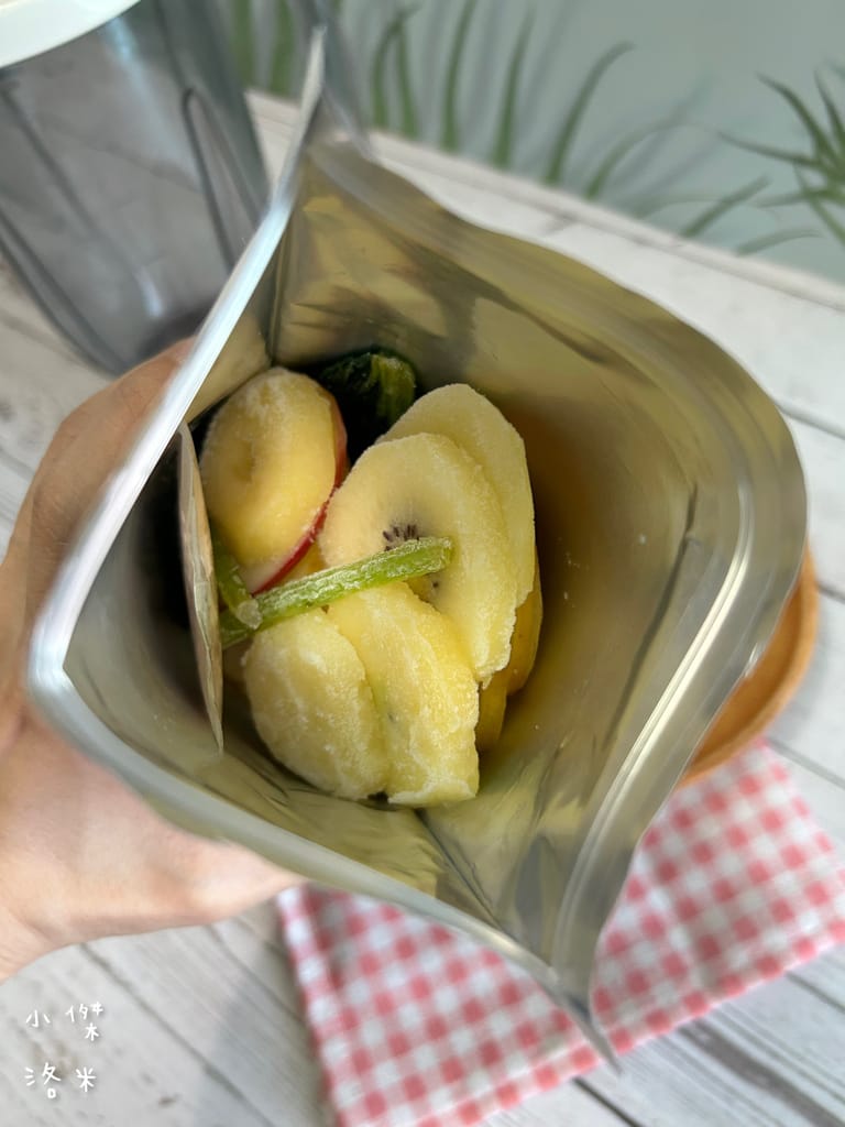 《宅配美食》SMOOSY｜健康蔬果昔宅配為你量身打造天然果昔包 營養綠拿鐵果昔開箱 健康果昔品牌推薦 網美圈SMOOSY評價一致好評