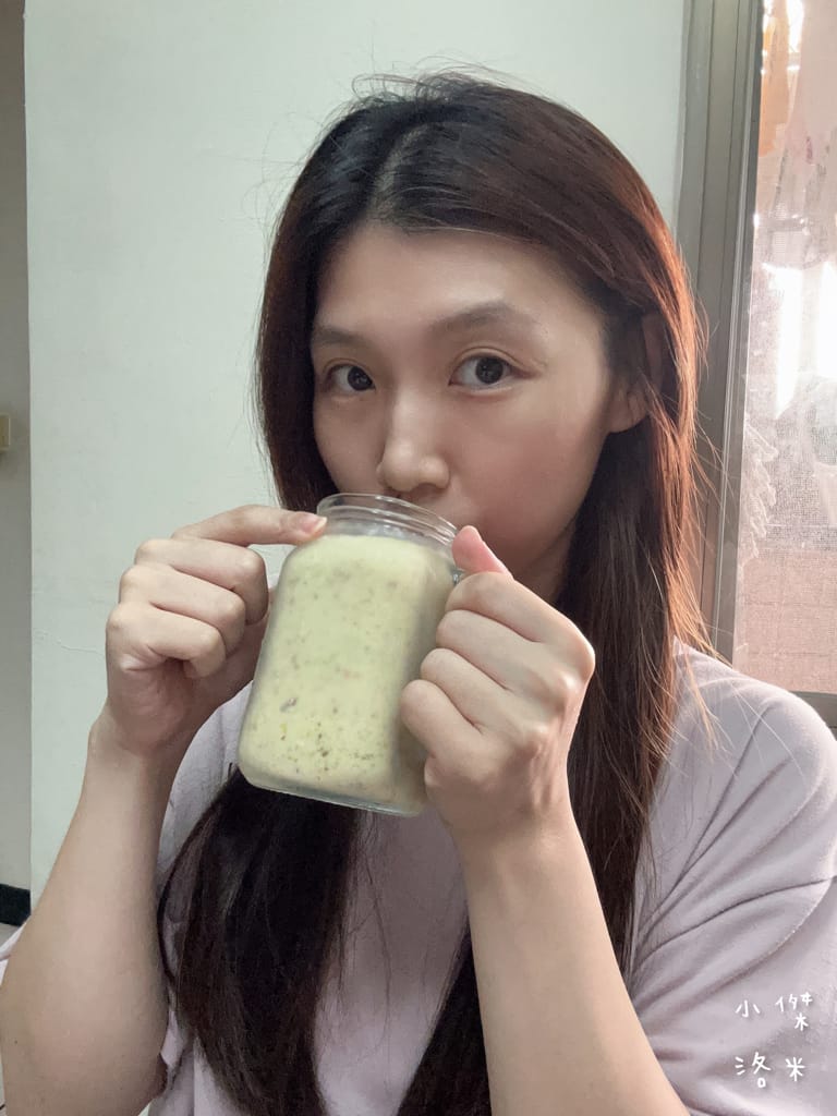 《宅配美食》SMOOSY｜健康蔬果昔宅配為你量身打造天然果昔包 營養綠拿鐵果昔開箱 健康果昔品牌推薦 網美圈SMOOSY評價一致好評