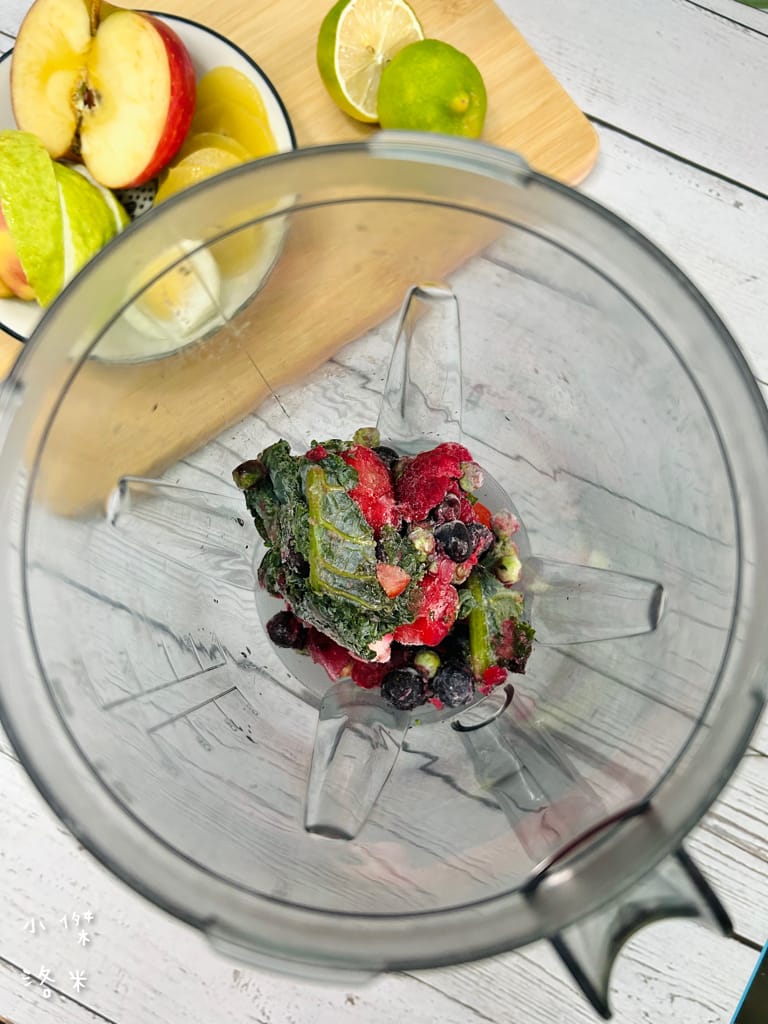 《宅配美食》SMOOSY｜健康蔬果昔宅配為你量身打造天然果昔包 營養綠拿鐵果昔開箱 健康果昔品牌推薦 網美圈SMOOSY評價一致好評