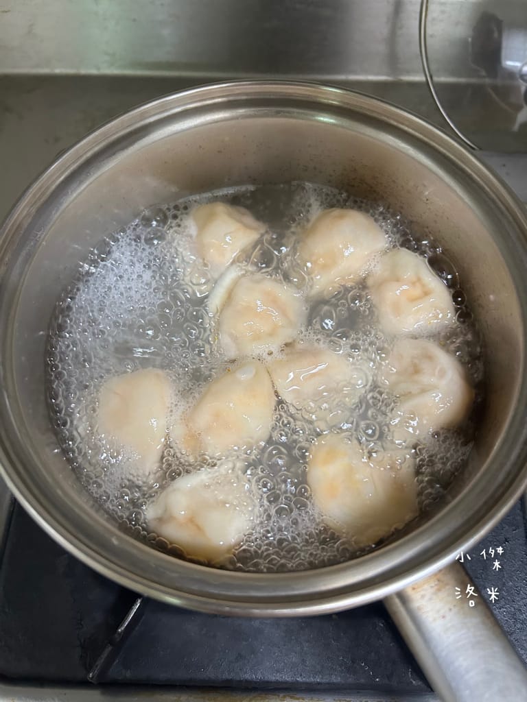 《宅配美食》艾叻沙砂勞越白胡椒雞湯 叻沙水餃｜艾叻沙 洽富氣冷雞聯名系列 馬來西亞美食 冷凍宅配美食推薦