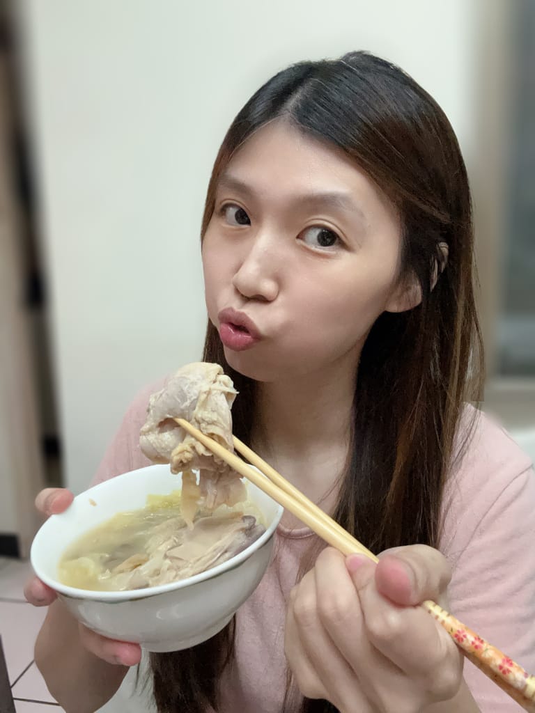 《宅配美食》艾叻沙砂勞越白胡椒雞湯 叻沙水餃｜艾叻沙 洽富氣冷雞聯名系列 馬來西亞美食 冷凍宅配美食推薦